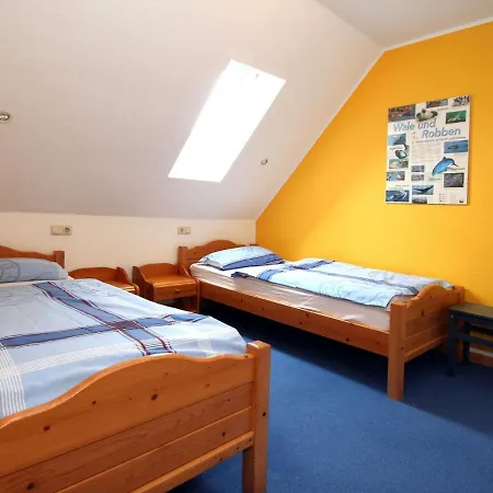 Holiday home Reihenhaus, Dornumersiel