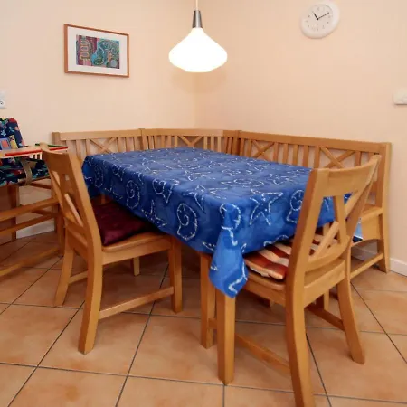 Holiday home Reihenhaus, Dornumersiel