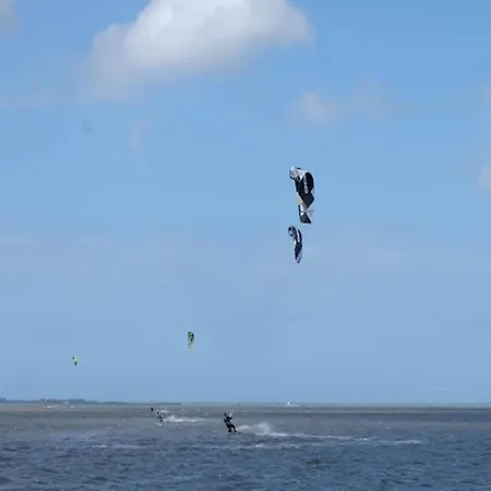 Reihenhaus, * Dornumersiel